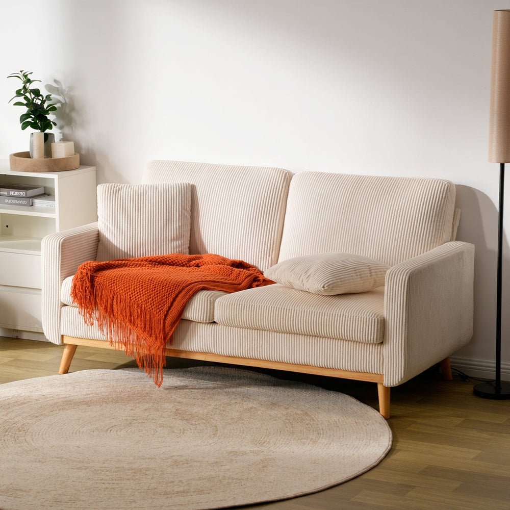 Zbliżenie na wysokiej jakości, odporną na zniszczenia tkaninę techniczną sofy Ares Inertia